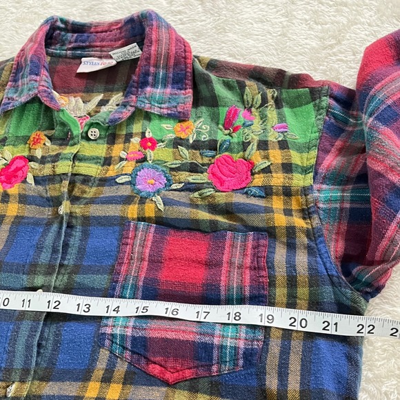 Styles To Go Floral Embroidered Patchwork Plaid Flannel Shirt Womens Medium - Picture 4 of 13